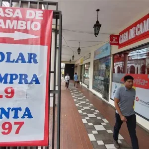 dlar-paralelo-baja-y-el-bcb-dice-que-coordina-entrega-de-divisas_2127873107_760x520